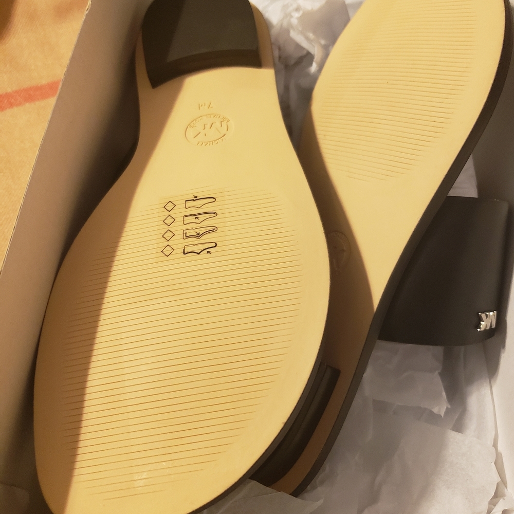 MK ladies sandals - Picture 2 of 8